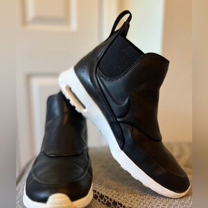 Nike Air Max Thea Mid Black-Sail Sneaker Boot, Women’s size 8